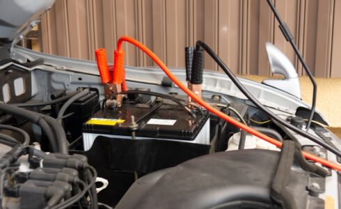 軽度な車両トラブルへの現場対応風景